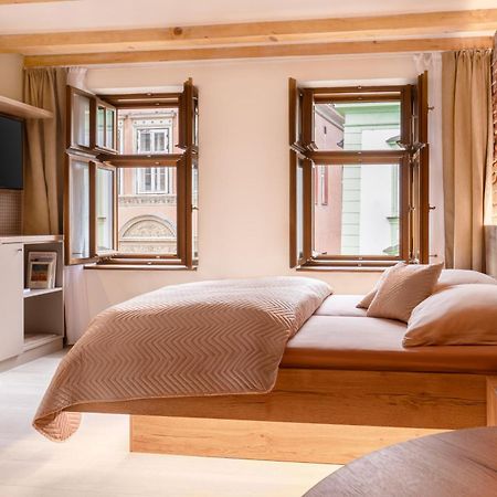 White Wolf Boutique Apartments Olomouc Bagian luar foto