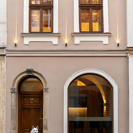 White Wolf Boutique Apartments Olomouc Bagian luar foto