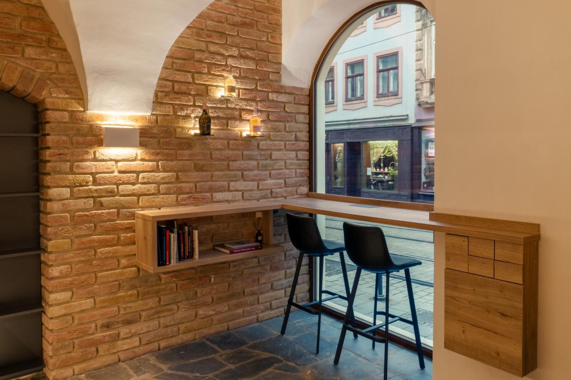 White Wolf Boutique Apartments Olomouc Bagian luar foto