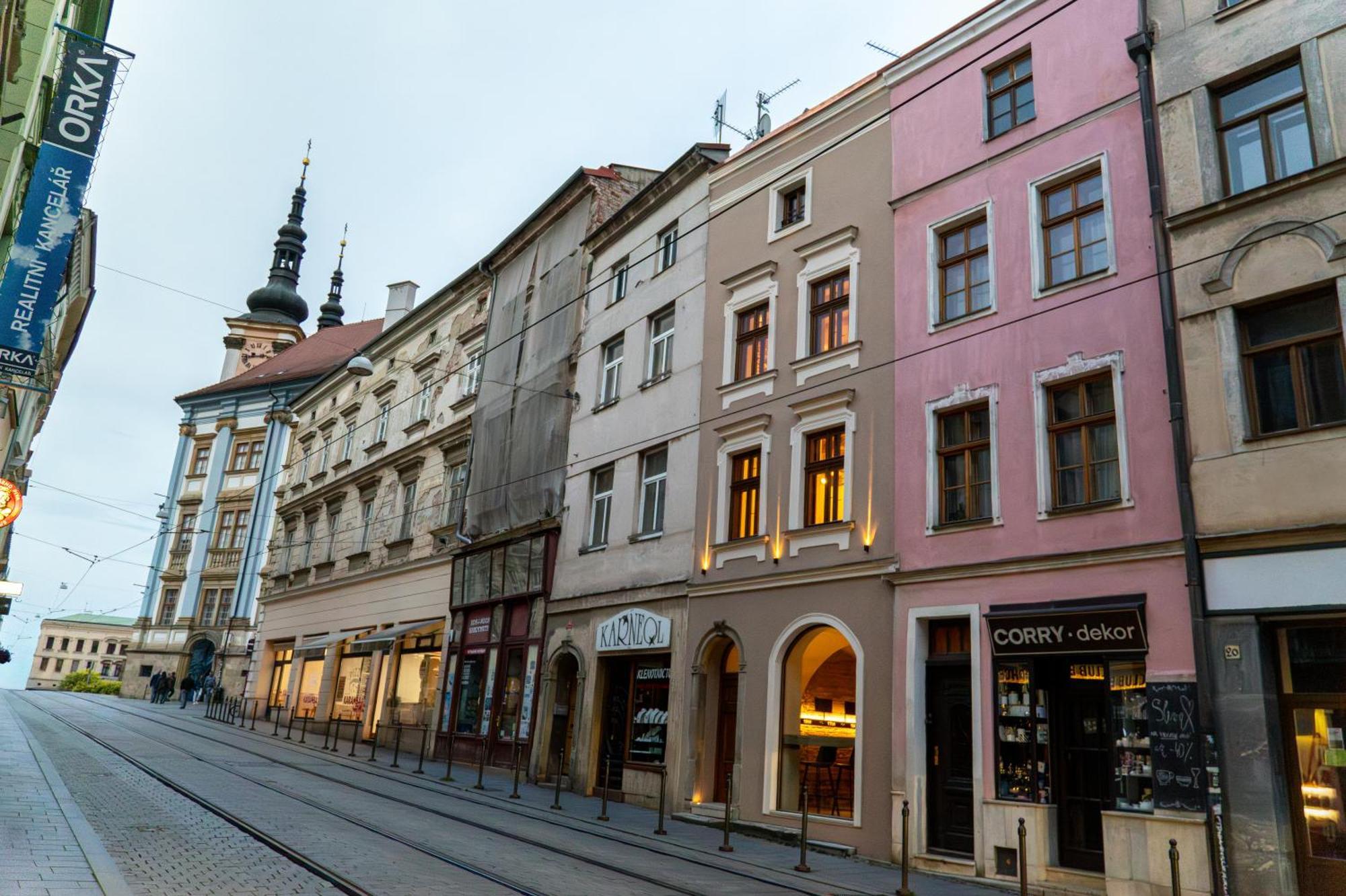 White Wolf Boutique Apartments Olomouc Bagian luar foto